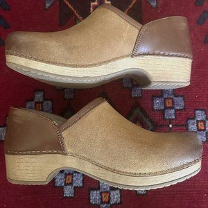Dansko Tan Clogs: style- Brenna